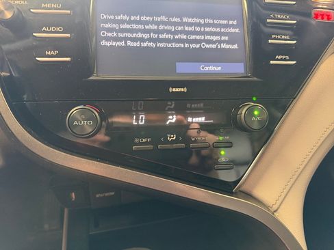 Used 2020 Toyota Camry SE AWD/4WD image 21