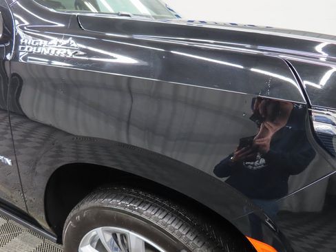 Used 2024 Chevrolet Suburban High Country image 37