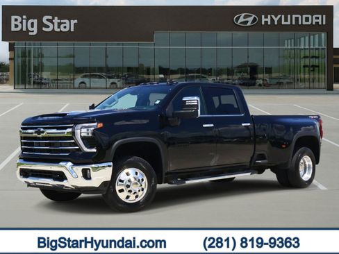 Used 2025 Chevrolet Silverado 3500 LTZ w/ LTZ Plus Package AWD/4WD image 1