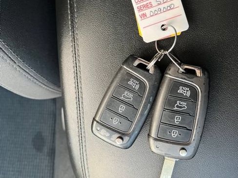 Used 2019 Hyundai Santa Fe SE FWD image 46