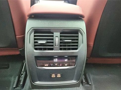 Used 2025 BMW 330i xDrive Sedan image 40