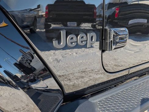 Used 2020 Jeep Wrangler Unlimited Sahara image 7