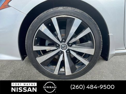 Used 2021 Nissan Altima 2.5 Platinum AWD/4WD image 11