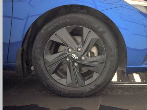 Used 2023 Hyundai Elantra SEL FWD image 10