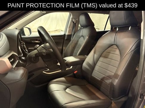 Used 2024 Toyota Highlander XLE AWD/4WD image 6