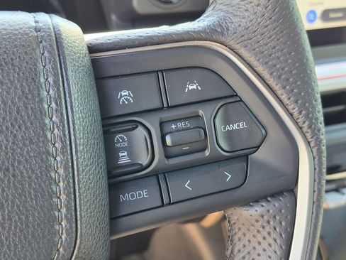 Used 2025 Toyota Tacoma TRD Off-Road AWD/4WD image 17
