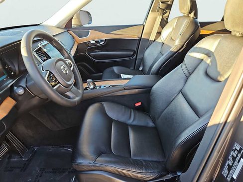 Used 2023 Volvo XC90 B6 Plus w/ Protection Package image 34