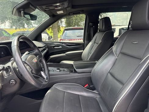 Used 2023 Cadillac Escalade Sport RWD image 9