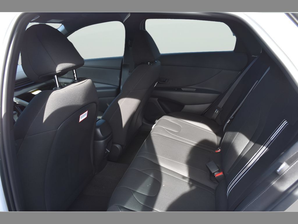 New 2026 Hyundai Elantra SEL FWD image 10