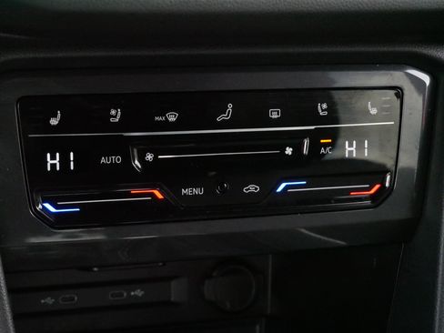 Certified 2024 Volkswagen Tiguan SEL R-Line AWD/4WD image 23