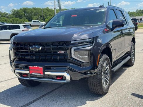 Used 2025 Chevrolet Tahoe Z71 w/ Comfort Package AWD/4WD image 11