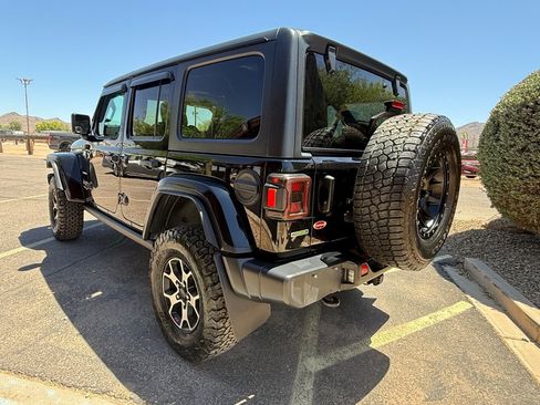 Used 2020 Jeep Wrangler Unlimited Sahara AWD/4WD image 6