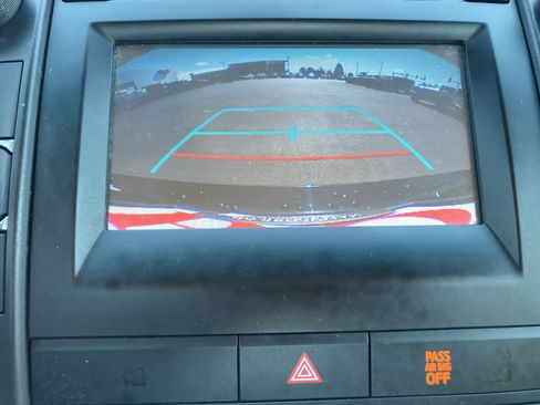 Used 2015 Toyota Camry LE FWD image 17