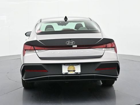 Used 2024 Hyundai Elantra SEL image 7