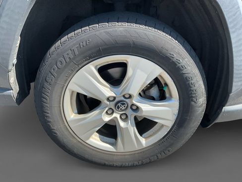 Used 2020 Toyota RAV4 XLE AWD/4WD image 13