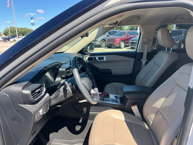 Used 2020 Ford Explorer XLT w/ Equipment Group 202A RWD image 12