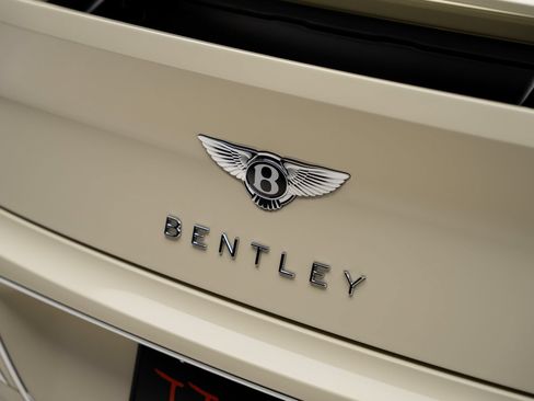 Used 2023 Bentley Continental GT Azure AWD/4WD image 29