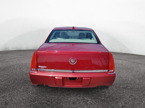 Used 2009 Cadillac DTS w/ Sun And Navigation Package FWD image 6
