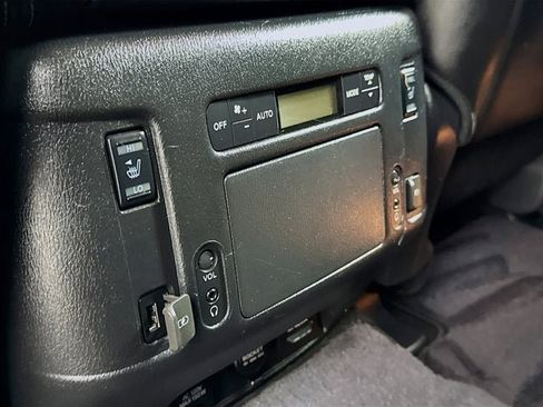 Used 2018 Nissan Armada Platinum w/ Captain Seat Package image 28