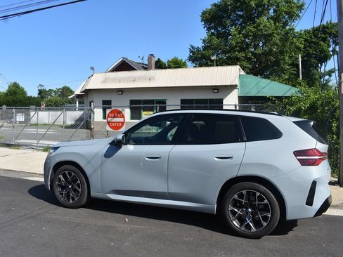 Used 2025 BMW X3 xDrive30i AWD/4WD image 9