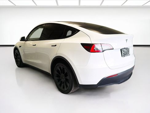 Used 2022 Tesla Model Y Long Range AWD/4WD image 6