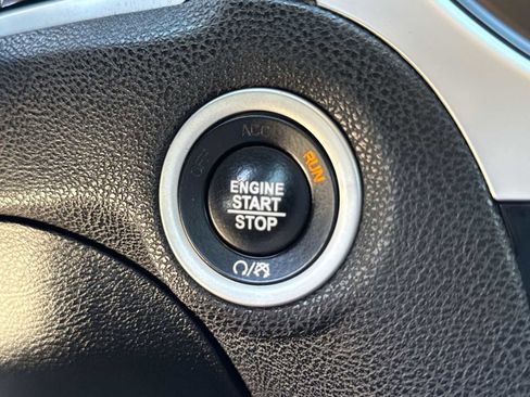 Used 2023 Chrysler 300 Touring image 15