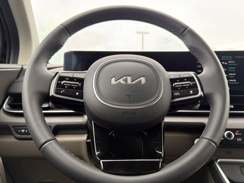 New 2026 Kia Carnival EX image 23