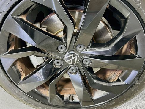 Used 2023 Volkswagen Taos SE FWD image 29