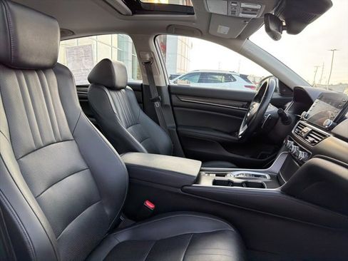 Used 2022 Honda Accord Touring image 31