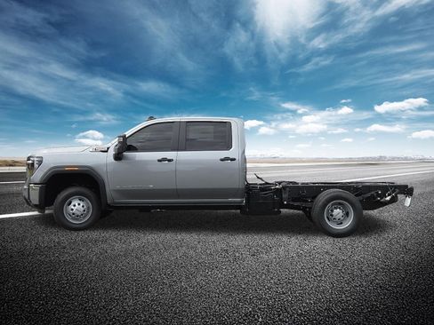 New 2026 GMC Sierra 3500 Pro w/ Convenience Package image 6