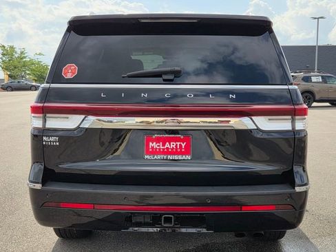 Used 2024 Lincoln Navigator Premiere AWD/4WD image 6