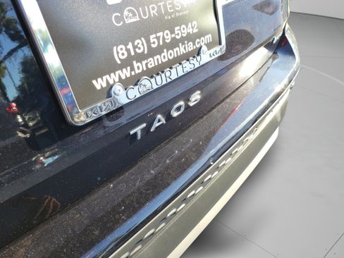 Used 2022 Volkswagen Taos SE w/ IQ.Drive SE Package AWD/4WD image 31