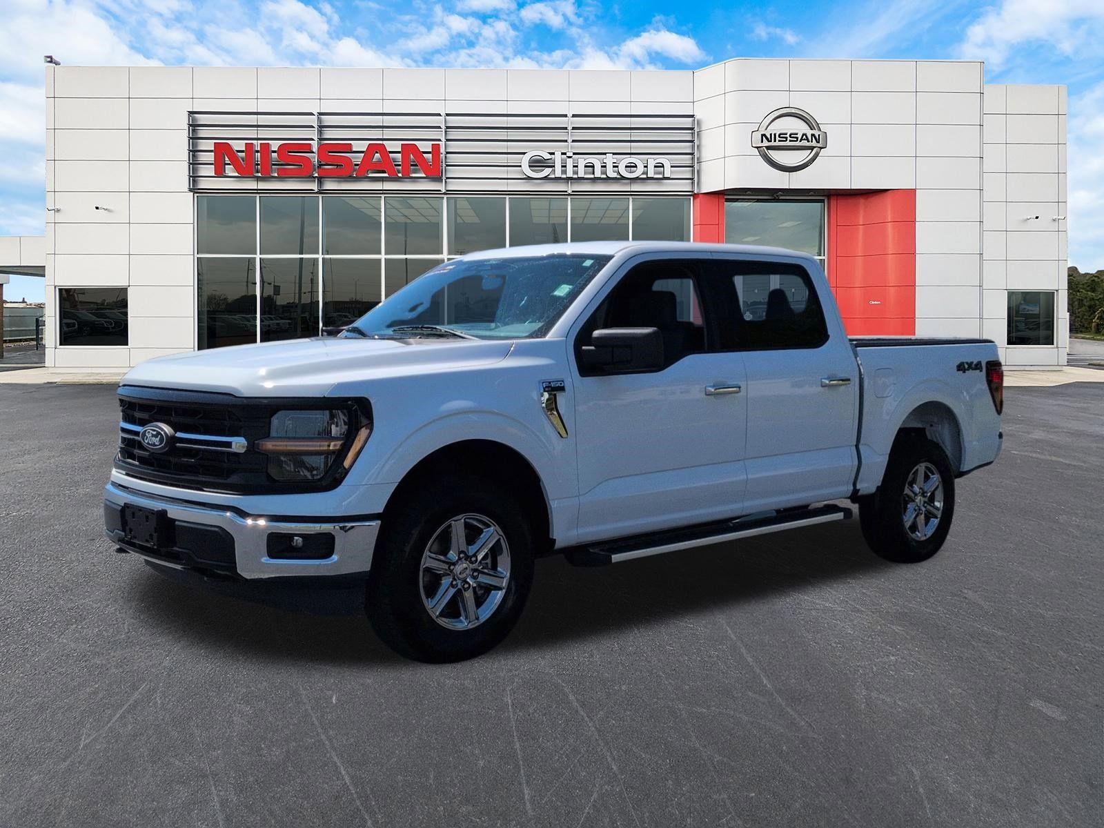 Used 2025 Ford F150 XLT w/ Equipment Group 301A Standard AWD/4WD image 7