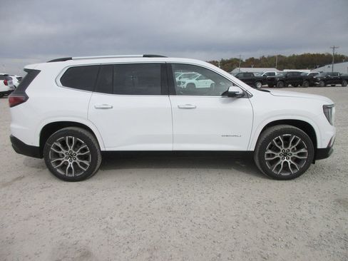 New 2026 GMC Acadia Denali Ultimate image 2