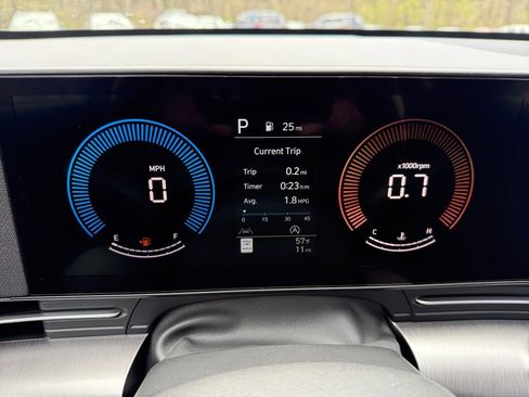 Certified 2025 Hyundai Kona SE image 15