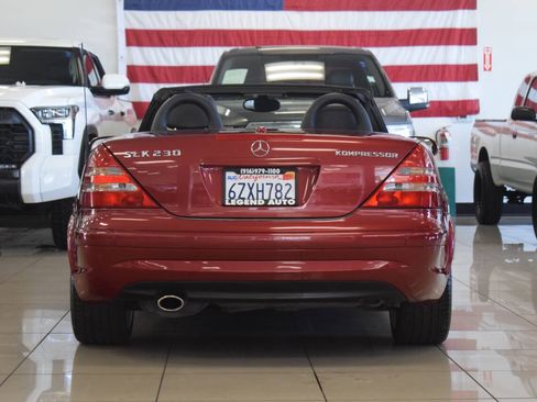 Used 2004 Mercedes-Benz SLK 230 image 32