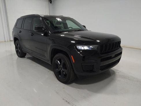 Used 2023 Jeep Grand Cherokee L Laredo AWD/4WD image 13