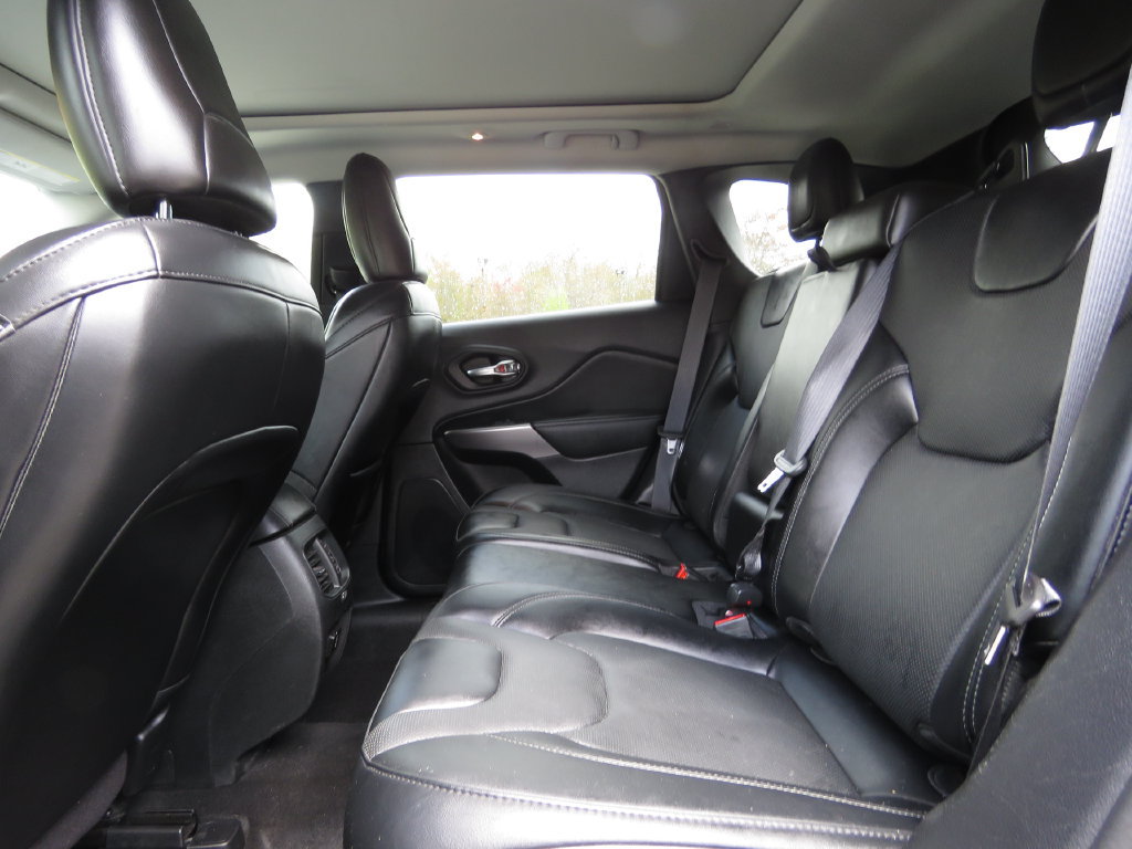 Used 2022 Jeep Cherokee Limited AWD/4WD image 20
