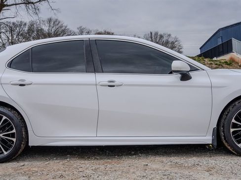 Used 2019 Toyota Camry SE image 6