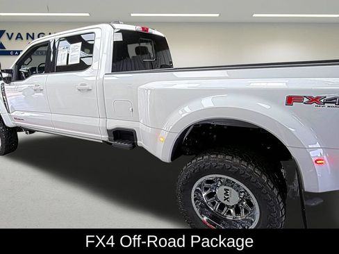 Used 2025 Ford F450 Platinum w/ FX4 Off-Road Package AWD/4WD image 2