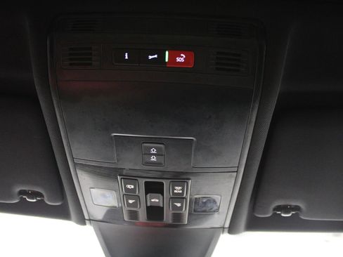 Used 2024 Volkswagen Tiguan SE R-Line AWD/4WD image 34
