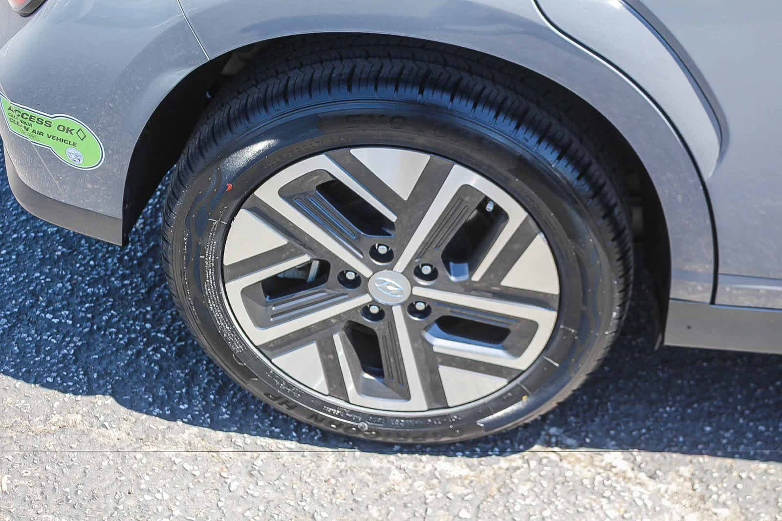 Certified 2023 Hyundai Kona SE FWD image 11