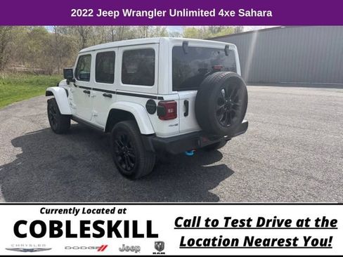 Used 2022 Jeep Wrangler Unlimited Sahara AWD/4WD image 6