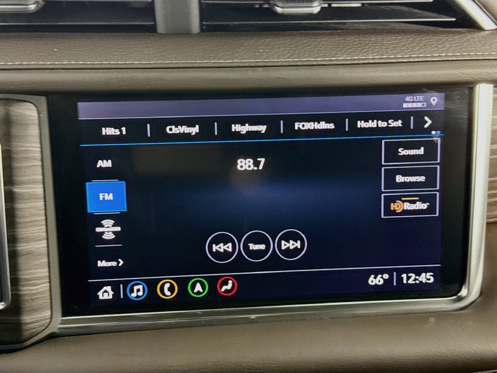 Used 2021 GMC Yukon XL Denali w/ Denali Premium Package AWD/4WD image 16