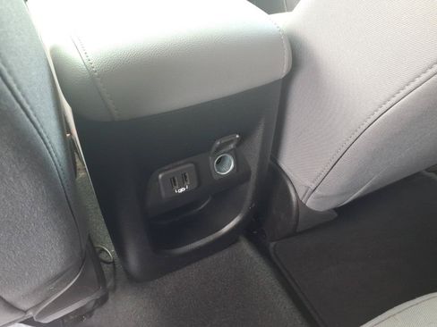 Used 2020 Chevrolet Colorado LT AWD/4WD image 11