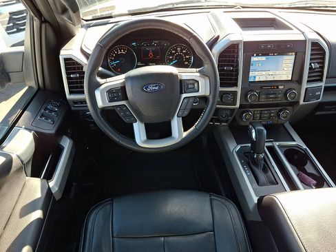 Used 2019 Ford F150 Lariat image 13