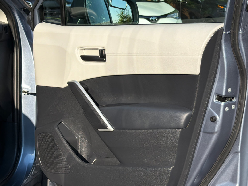 Used 2026 Toyota Corolla Cross L FWD image 11