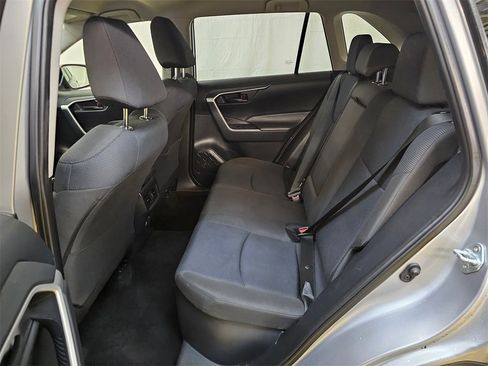 Used 2022 Toyota RAV4 LE image 16