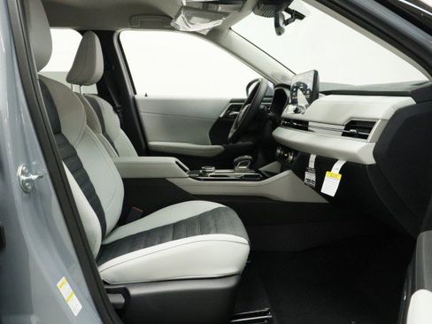 New 2026 Mitsubishi Outlander SE FWD image 18