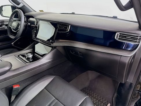 Used 2023 Jeep Wagoneer L Series II w/ Premium Group I image 28